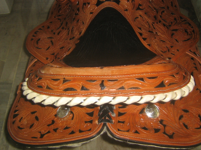 Luxury Western Saddle with Genuine Ostrich Leather Seat – Premium Handcrafted Horse Riding Saddle - Image 20