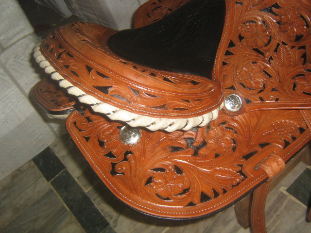 Luxury Western Saddle with Genuine Ostrich Leather Seat – Premium Handcrafted Horse Riding Saddle - Image 22