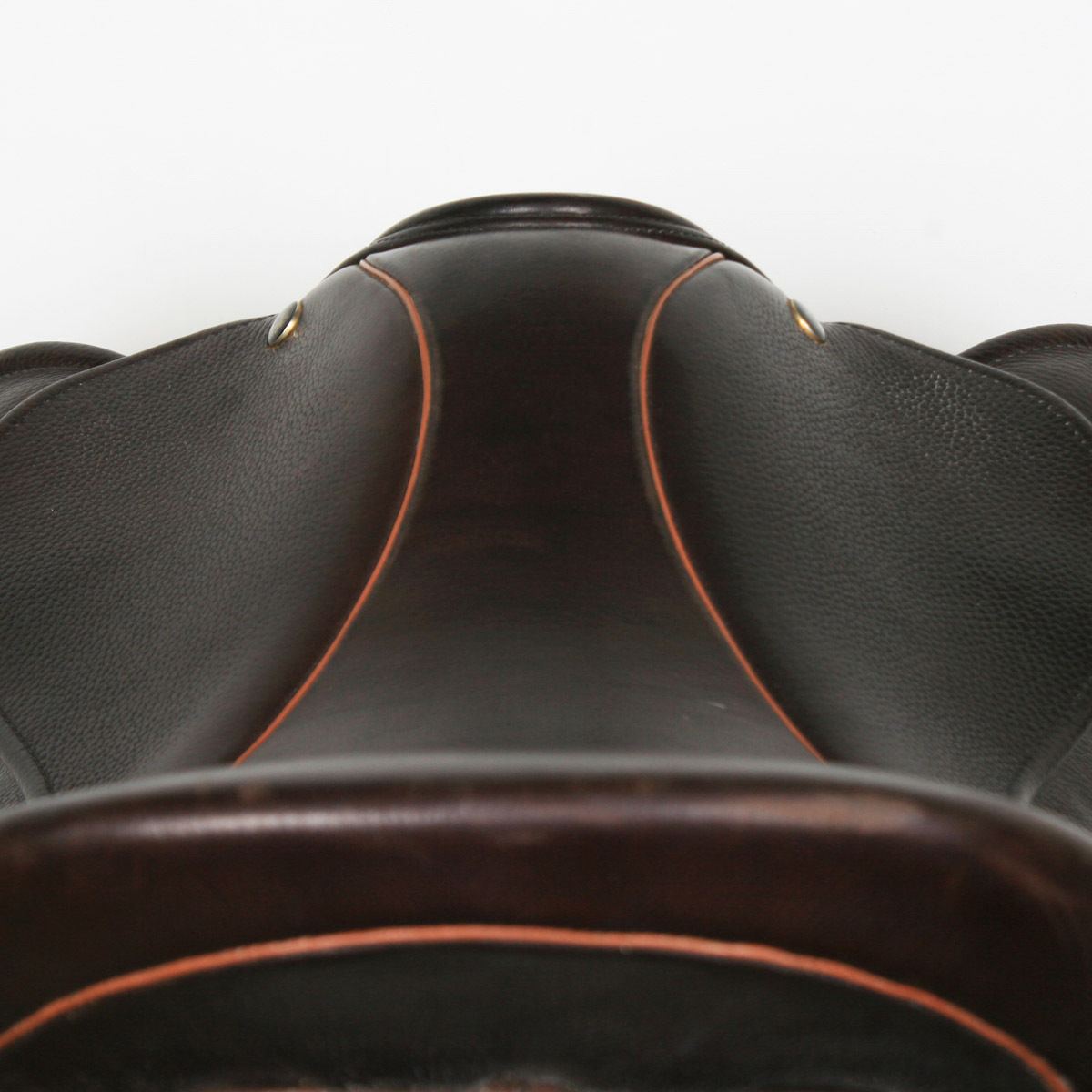 Professional Jumping Saddle – Premium Leather Saddle for Speed, Balance & Performance - Image 5